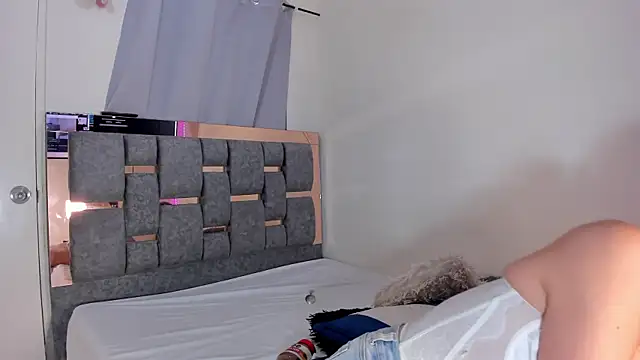 Carol M8 online show from March 2026 04:12:01 AM