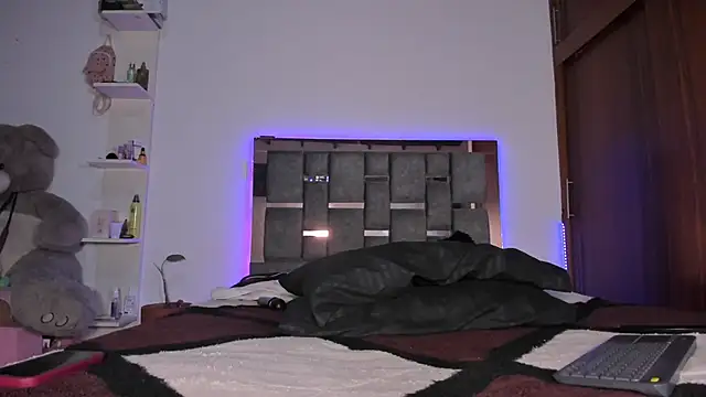 Carol M8 online show from October 2025 03:07:02 AM