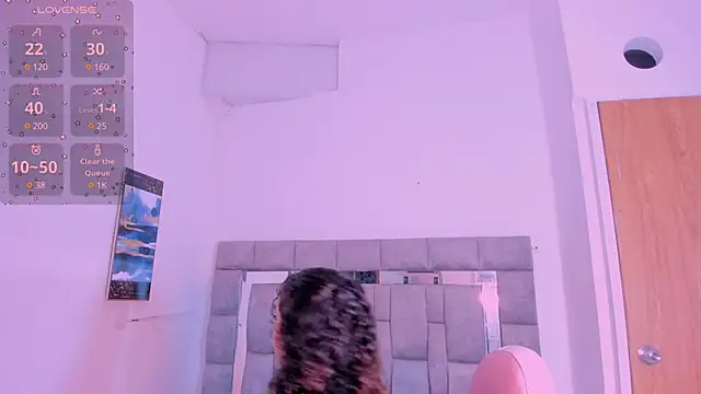 zulyjones online show from March 2025 07:06:02 PM