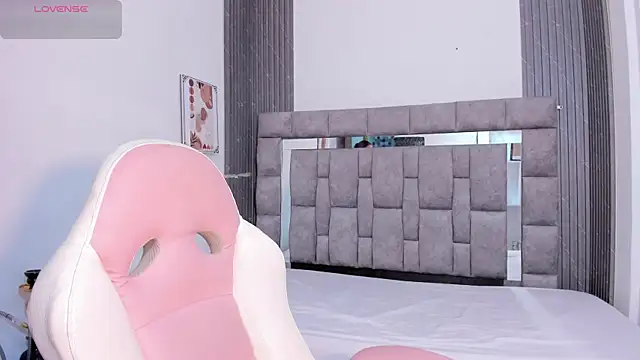 zulyjones online show from November 2025 12:22:01 PM