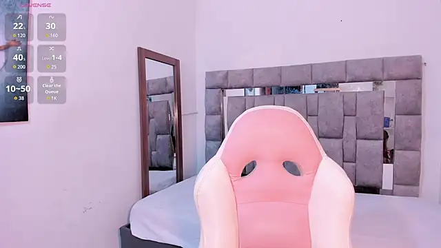 zulyjones online show from October 2025 07:14:02 PM