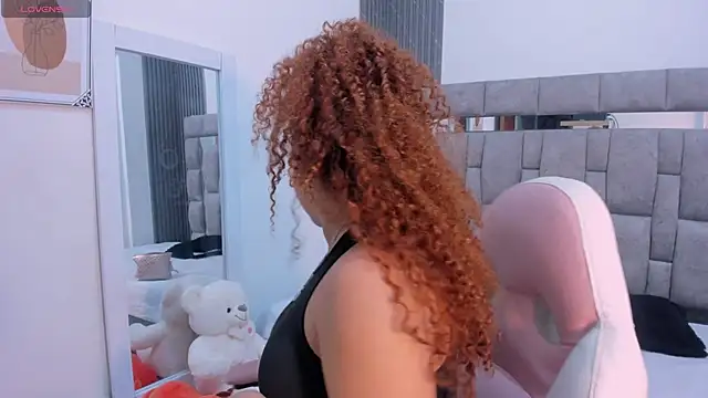 zulyjones online show from April 2026 12:43:01 PM