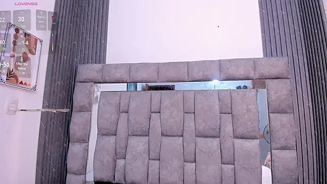 zulyjones online show from October 2025 12:29:02 PM