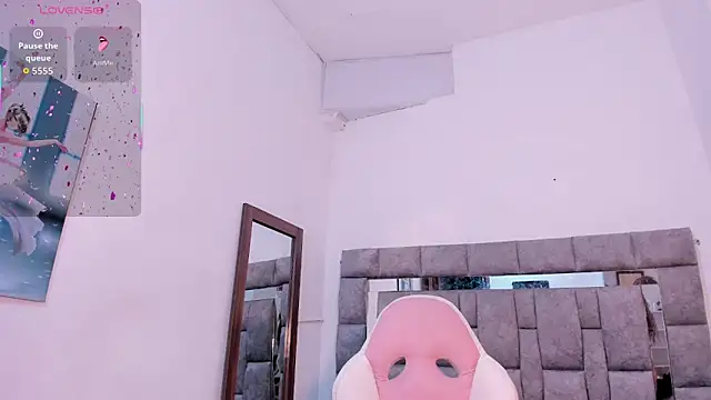 zulyjones online show from October 2025 11:55:02 AM