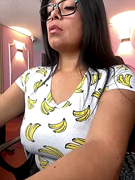 Snapshot of GoddessMeegan chatting on September 2025 11:57:01 AM GoddessMeegan online show from September 2025 11:57:01 AM