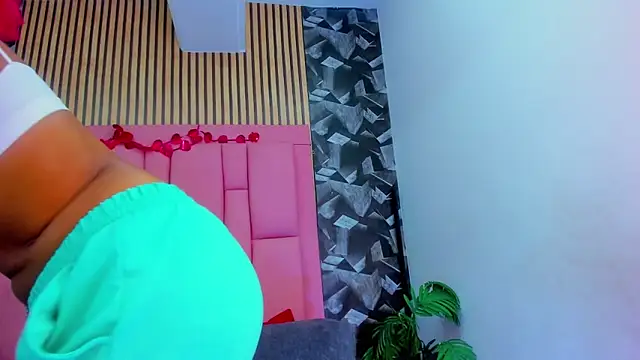 Brithanyslim online show from March 2026 07:30:02 PM