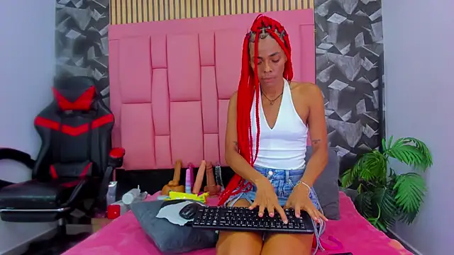 Brithanyslim online show from April 2026 05:08:02 PM