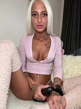 Snapshot of mrs_skinny_goddess chatting on May 2026 05:02:02 PM mrs skinny goddess online show from May 2026 05:02:02 PM