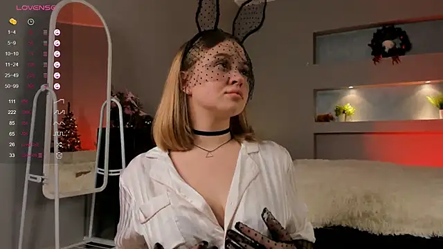 Snapshot of SheenaGame chatting on December 2024 08:49:02 PM SheenaGame online show from December 2024 08:49:02 PM