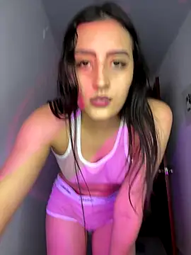EmySofia online show from December 2025 07:02:02 AM
