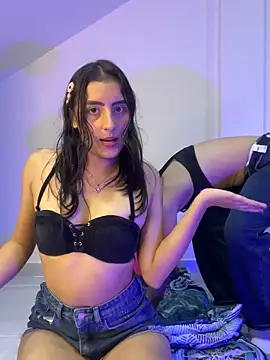 EmySofia online show from October 2025 02:33:02 AM