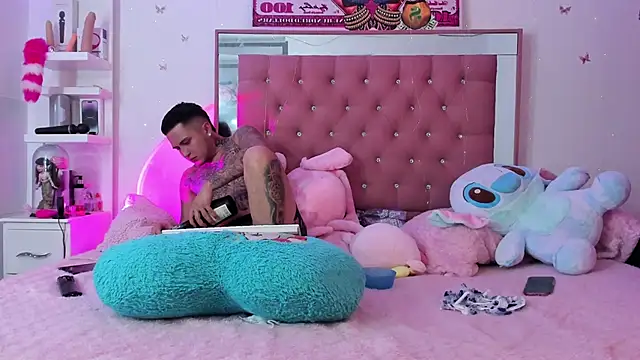 Snapshot of tamy_ian chatting on January 2025 01:50:01 AM tamy ian online show from January 2025 01:50:01 AM