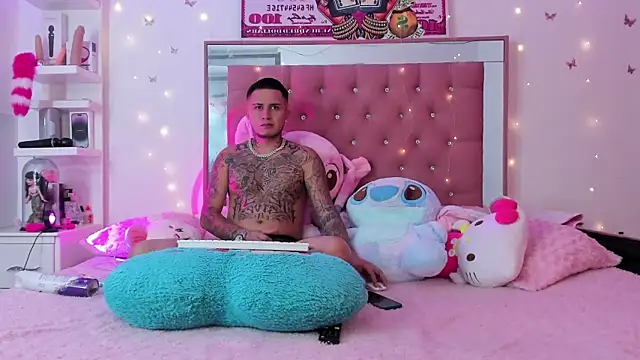 Snapshot of tamy_ian chatting on January 2025 08:18:01 PM tamy ian online show from January 2025 08:18:01 PM