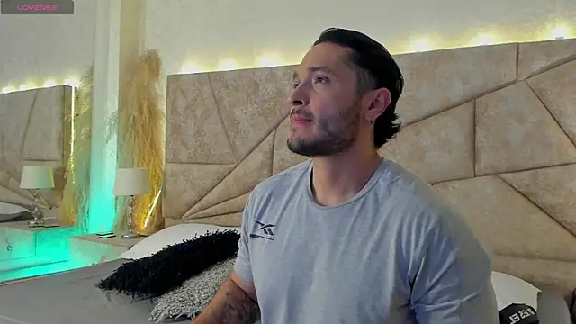 JossAckland online show from April 2026 06:42:02 PM