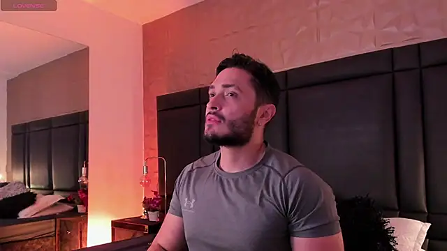 Snapshot of JossAckland chatting on November 2025 08:24:02 PM JossAckland online show from November 2025 08:24:02 PM