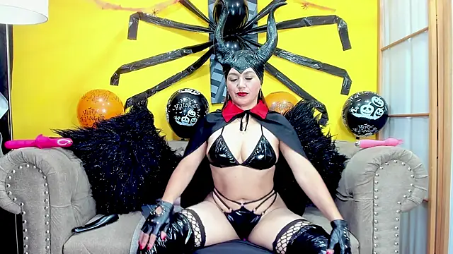 Snapshot of SusanSlim chatting on October 2025 03:44:02 PM SusanSlim online show from October 2025 03:44:02 PM