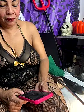 chiquimaturesexy online show from October 2025 05:57:02 PM