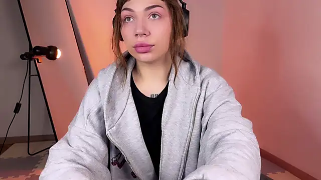PaulaPratt online show from February 2025 03:46:02 AM