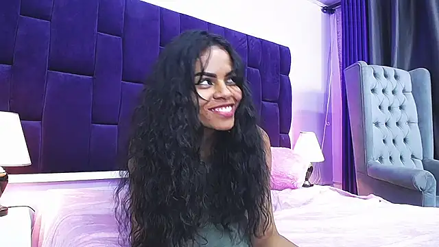 Snapshot of SaraFlores chatting on December 2024 09:44:01 AM SaraFlores online show from December 2024 09:44:01 AM