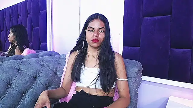 Snapshot of SaraFlores chatting on December 2024 06:57:02 AM SaraFlores online show from December 2024 06:57:02 AM