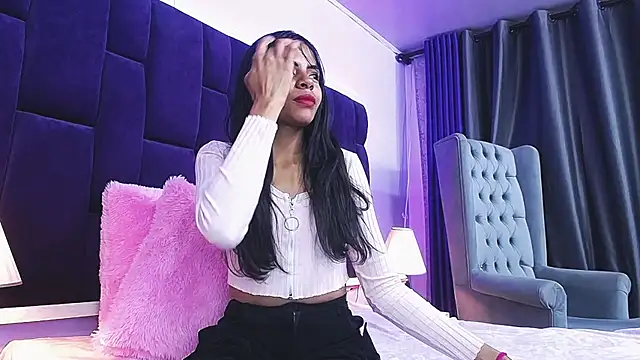 Snapshot of SaraFlores chatting on December 2024 03:21:02 AM SaraFlores online show from December 2024 03:21:02 AM