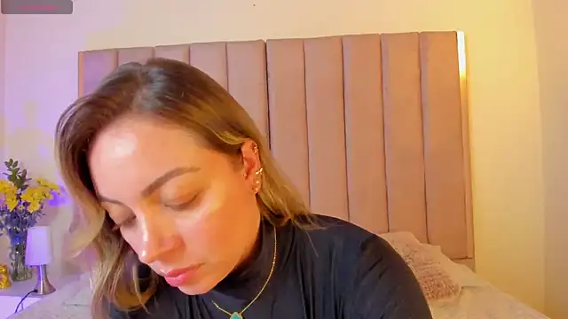 VICTORIA RASH online show from January 2026 08:35:01 PM