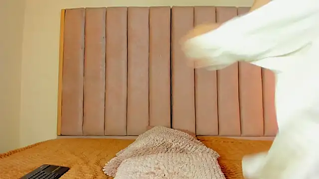 VICTORIA RASH online show from March 2026 09:30:01 PM