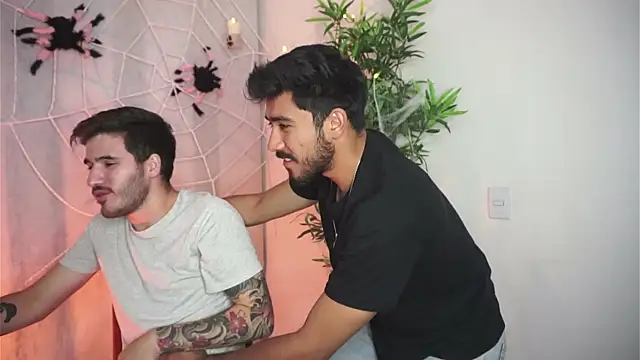 Snapshot of Tony_Wylie chatting on October 2025 11:25:02 PM Tony Wylie online show from October 2025 11:25:02 PM