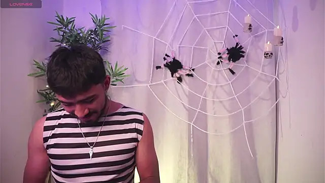 Snapshot of Tony_Wylie chatting on October 2025 08:43:02 PM Tony Wylie online show from October 2025 08:43:02 PM