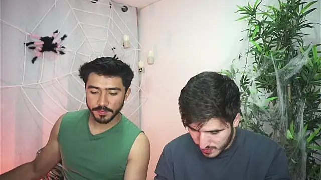 Snapshot of Tony_Wylie chatting on October 2025 10:40:01 PM Tony Wylie online show from October 2025 10:40:01 PM