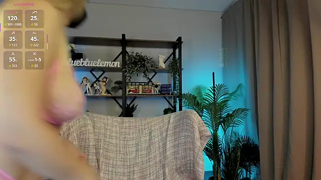 careful i bite nya online show from September 2025 12:33:01 PM