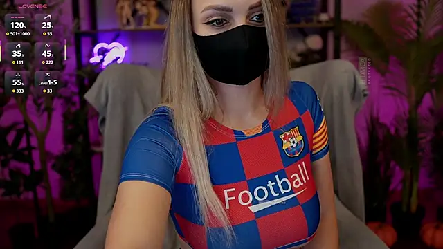 Snapshot of careful_i_bite_nya chatting on November 2025 03:38:01 PM careful i bite nya online show from November 2025 03:38:01 PM