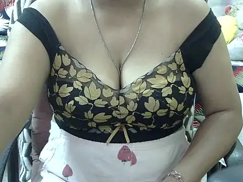 Snapshot of Bold_Pooja chatting on May 2026 06:00:02 AM Bold Pooja online show from May 2026 06:00:02 AM