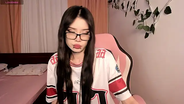 Snapshot of Velvetsky_1 chatting on October 2025 01:53:04 PM Velvetsky 1 online show from October 2025 01:53:04 PM