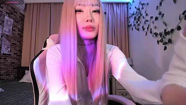 Velvetsky 1 online show from December 2025 04:40:02 PM