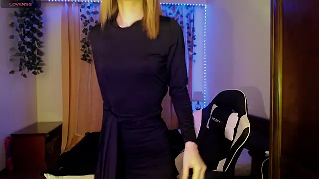 Snapshot of Velvetsky_1 chatting on January 2025 04:59:02 PM Velvetsky 1 online show from January 2025 04:59:02 PM