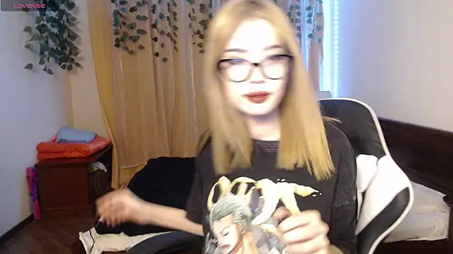 Snapshot of Velvetsky_1 chatting on January 2025 02:35:01 PM Velvetsky 1 online show from January 2025 02:35:01 PM