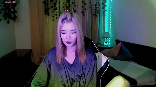 Snapshot of Velvetsky_1 chatting on February 2025 02:13:01 PM Velvetsky 1 online show from February 2025 02:13:01 PM