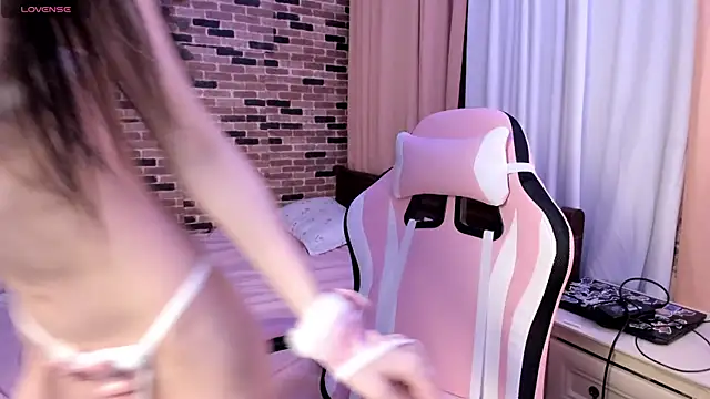 Snapshot of Velvetsky_1 chatting on November 2025 03:06:02 PM Velvetsky 1 online show from November 2025 03:06:02 PM