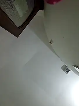 perla97 online show from October 2025 05:42:02 PM