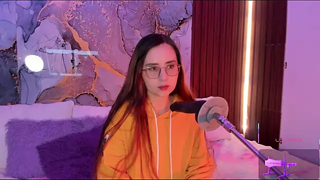 centaurigirl online show from December 2025 12:38:01 AM