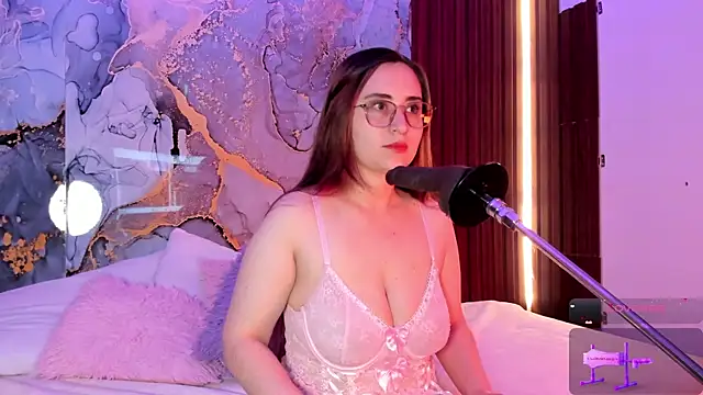 centaurigirl online show from October 2025 03:50:01 AM
