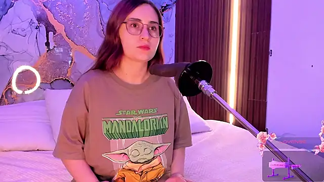 centaurigirl online show from September 2025 03:38:01 AM