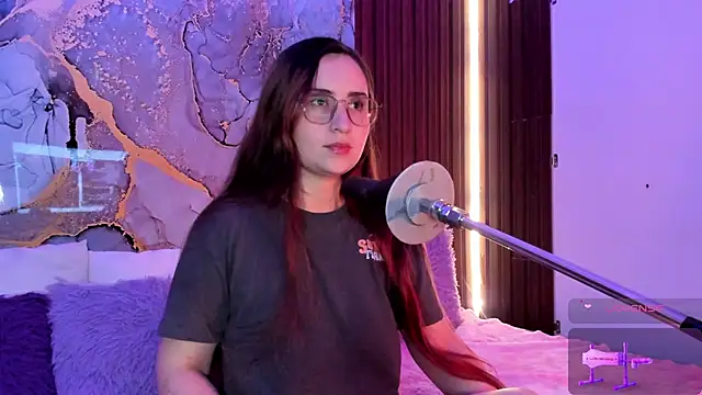 centaurigirl online show from November 2025 12:04:01 AM