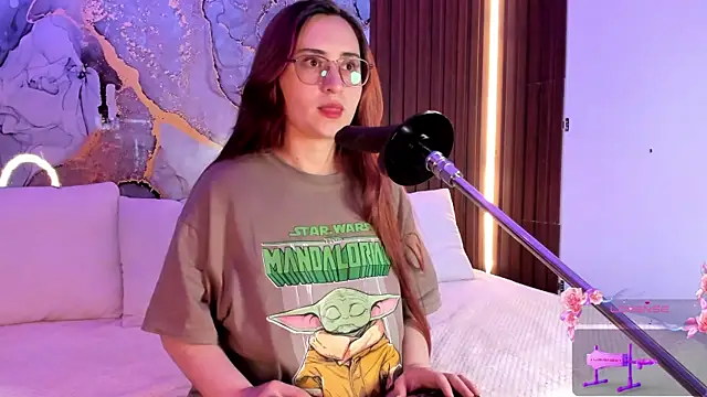 centaurigirl online show from September 2025 03:29:01 AM