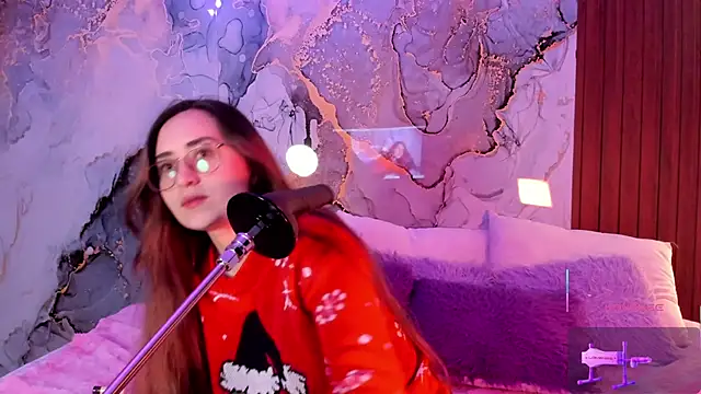 centaurigirl online show from December 2025 04:47:01 AM