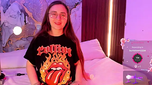 centaurigirl online show from September 2025 03:57:01 AM