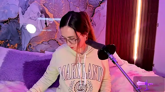 centaurigirl online show from December 2025 04:16:02 AM