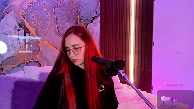 centaurigirl online show from December 2025 04:47:02 AM