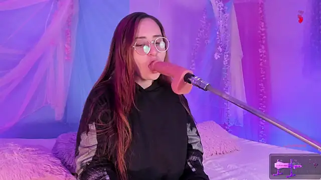 centaurigirl online show from April 2026 04:05:02 AM